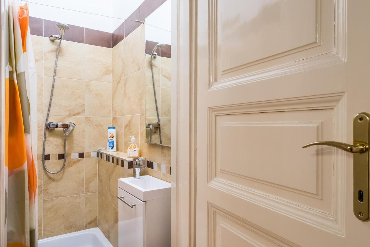 Berta - 4 Bedrooms, 3 Baths Budapest Exteriör bild