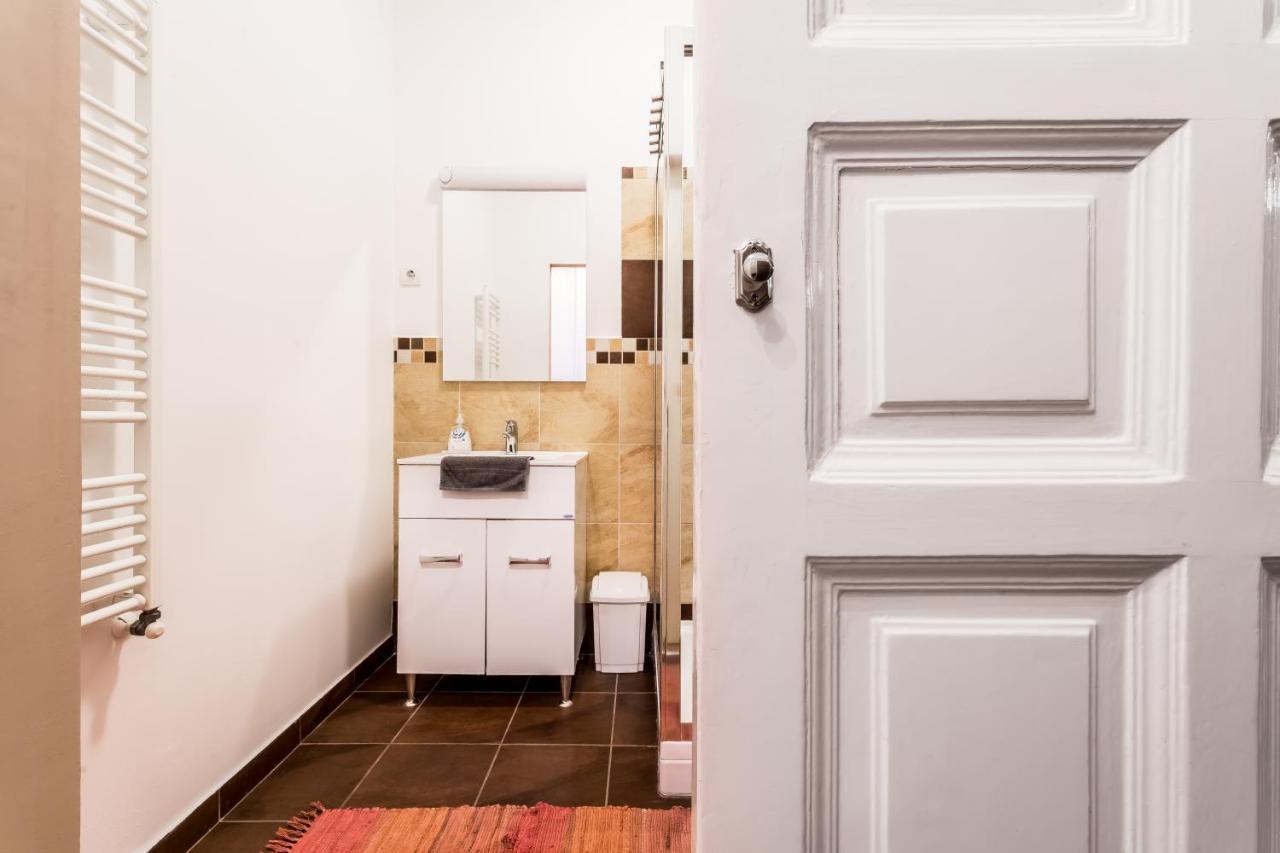 Berta - 4 Bedrooms, 3 Baths Budapest Exteriör bild